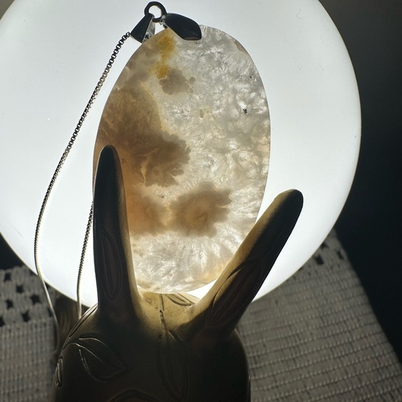 Oval Flower Agate Pendant Necklace - Picture 12 of 12